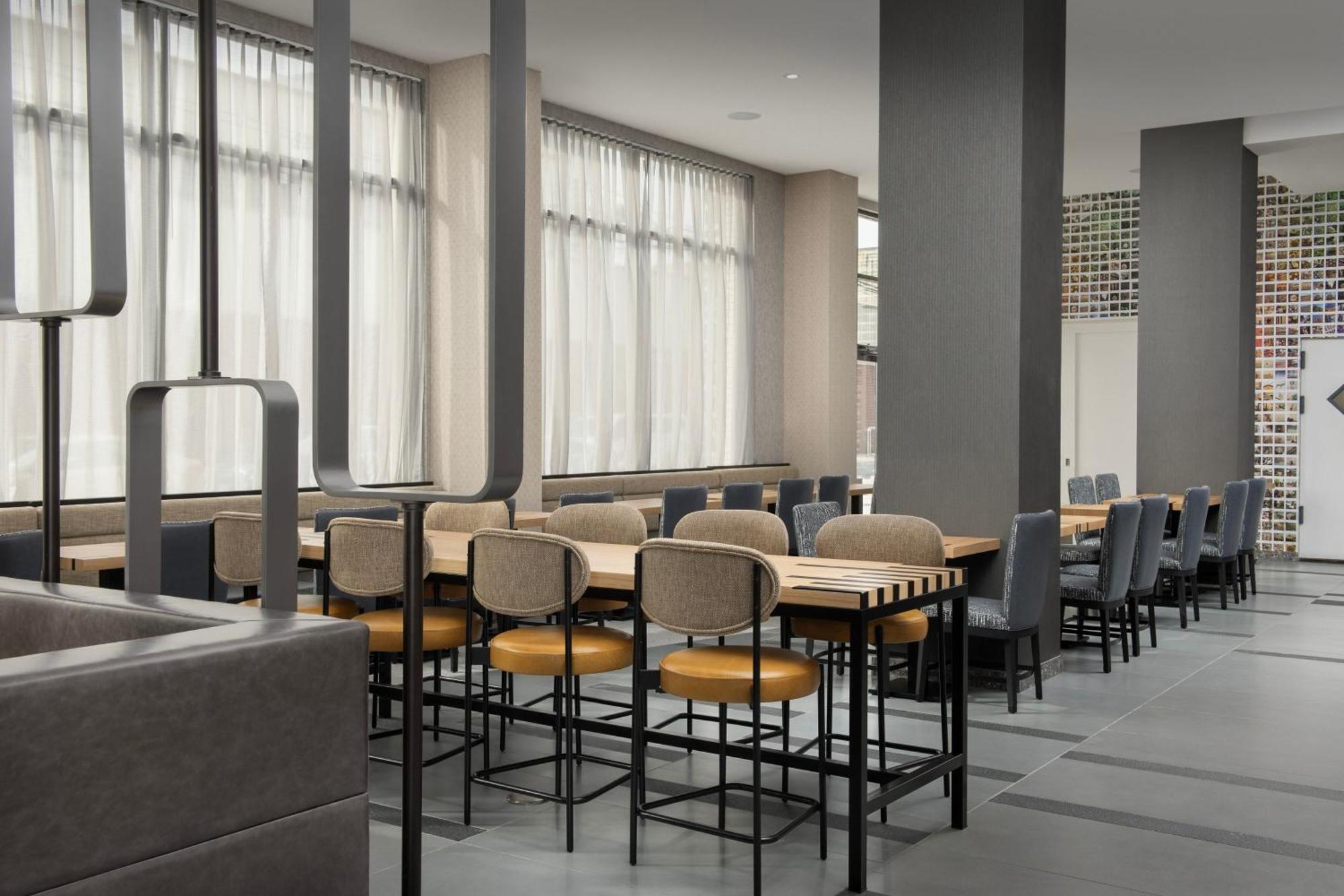 Springhill Suites By Marriott New York Queens Eksteriør bilde