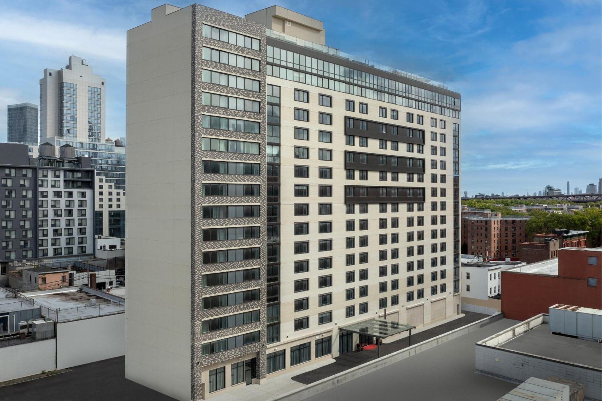 Springhill Suites By Marriott New York Queens Eksteriør bilde