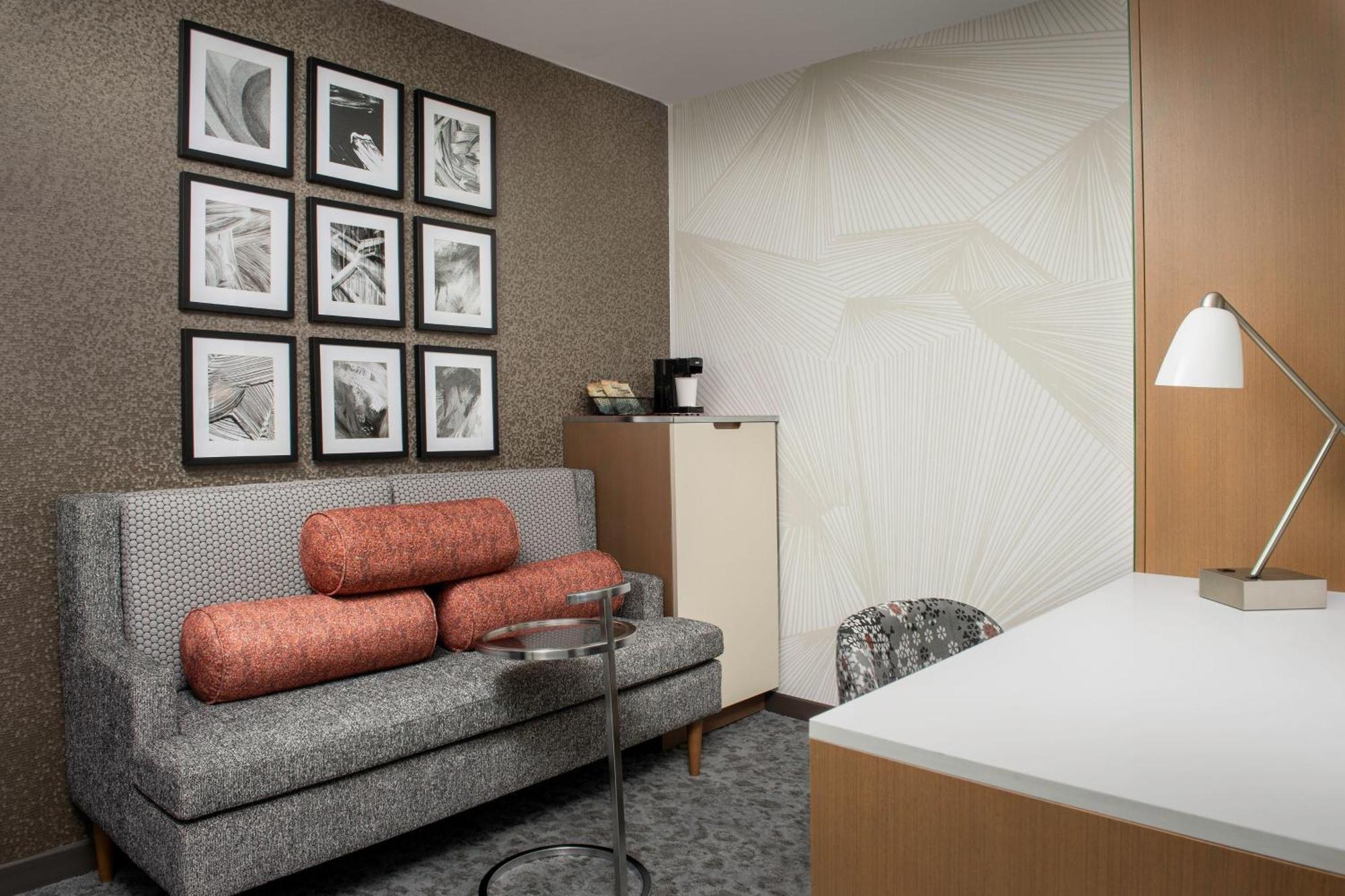 Springhill Suites By Marriott New York Queens Eksteriør bilde